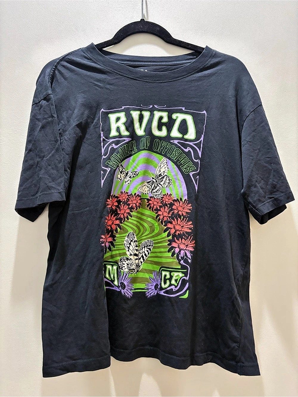 RVCA Graphic Short Sleeve Tee in Black & Green